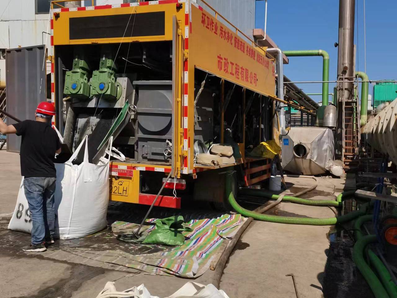 北林淤泥压干处理